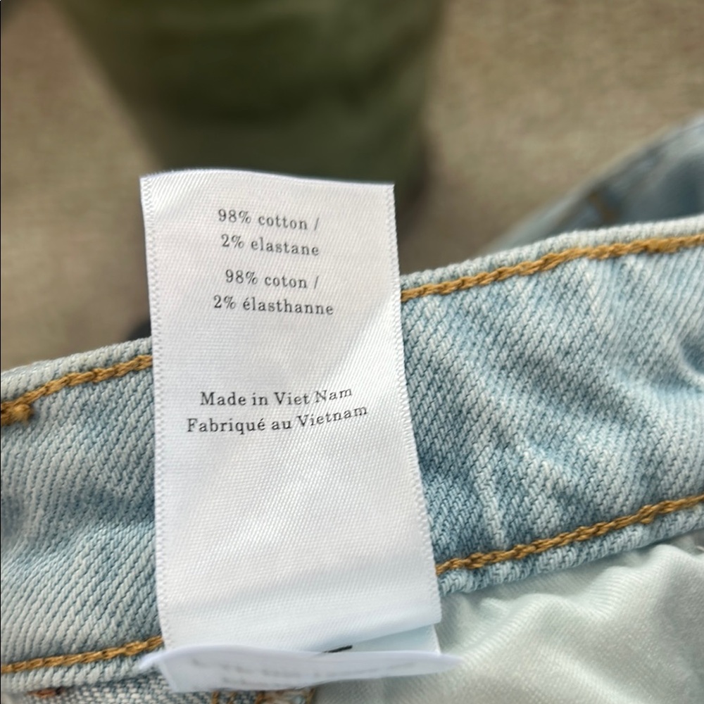 Everlane Blue Relaxed Jeans with Light Wash - Picture 7 of 7